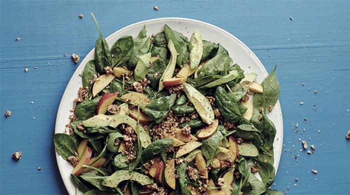 Baby spinach salad with nectarines