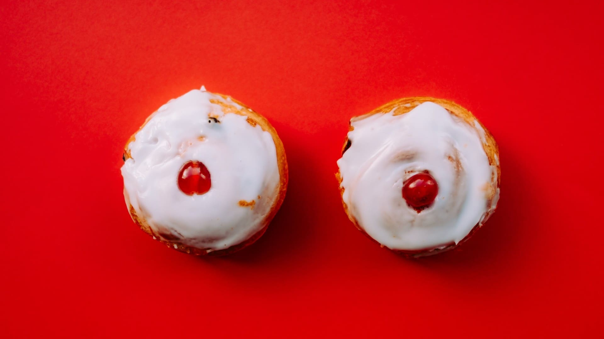 picture of misshapen cupcakes showing signs of breast cancer
