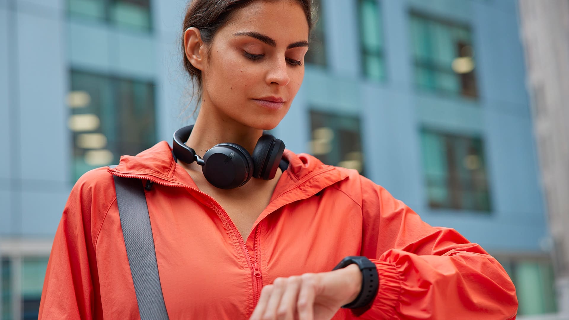 woman wearing smartwatch