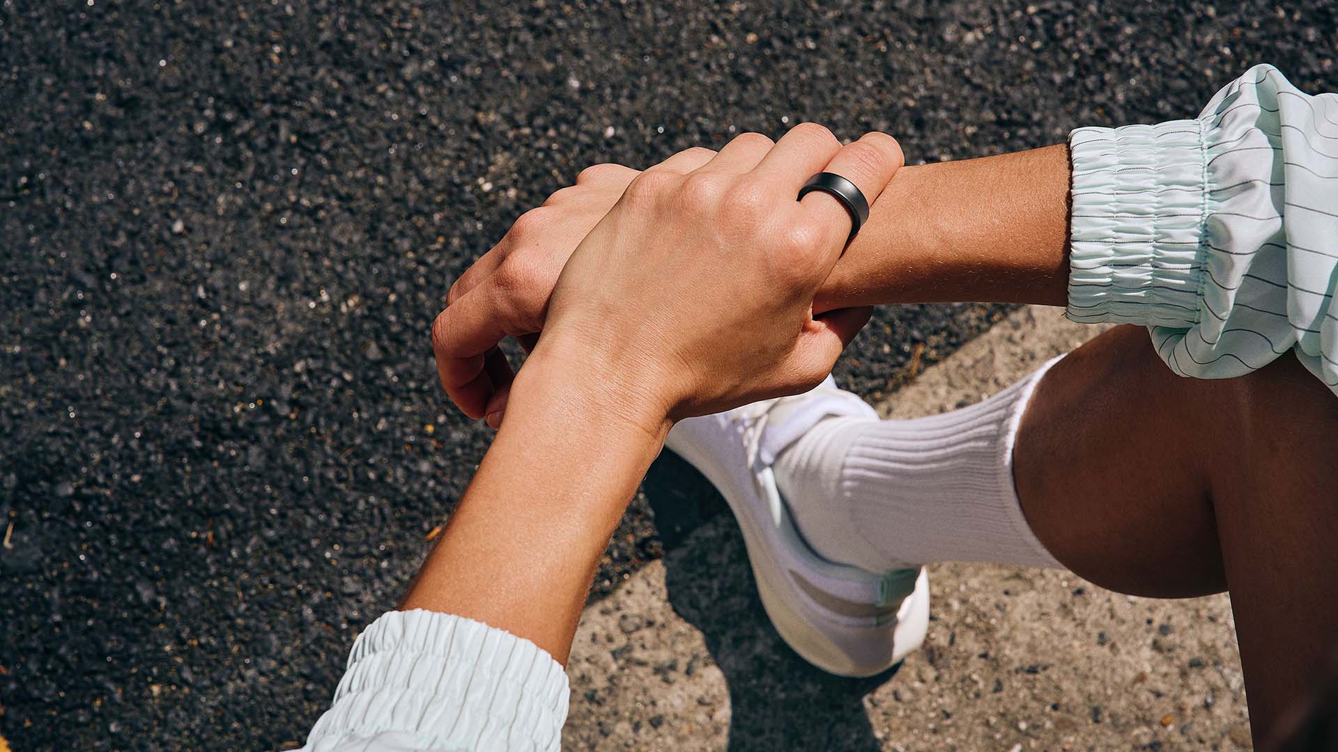 Lifestyle-galaxy-ring-titaniumblack-running