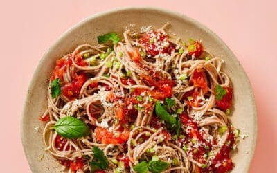You’ll Love This Easy No-Cook Tomato Sauce With Spaghetti Recipe